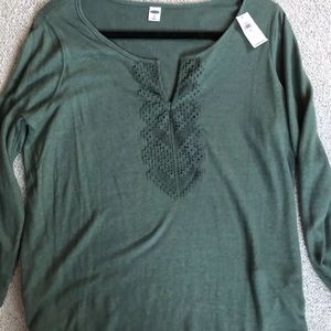 Old navy split neck green shirt